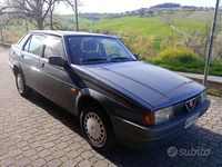 Usata Alfa Romeo 75 110 CV (80 kW) 1992 Grigio Berlina