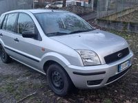 Usata Ford Fusion Zetec 68 CV (50 kW) 2002 Argento Utilitaria