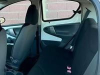 Usata Toyota Aygo 68 CV (50 kW) 2011 Bianco Utilitaria