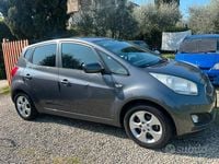 Usata Kia Venga 90 CV (66 kW) 2010 Grigio Utilitaria