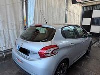 Usata Peugeot 208 68 CV (50 kW) 2015 Grigio Utilitaria