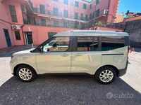 Begagnad Ford Tourneo Courier 125 HK (91 kW) 2024 Grå Minibuss