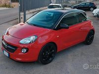 Usata Opel Adam 70 CV (51 kW) 2013 Rosso Utilitaria