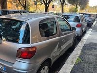 Usata Toyota Yaris Sol 65 CV (47 kW) 2004 Grigio Berlina