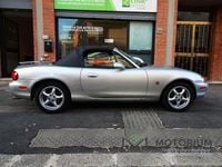 Usata Mazda MX5 110 CV (80 kW) 1999 Grigio Cabrio