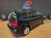 Usata VW Touran Trendline 105 CV (77 kW) 2011 Nero Monovolume