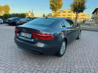 Usata Jaguar XE 163 CV (119 kW) 2016 Grigio Berlina