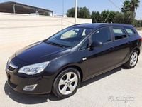 Usata Opel Astra 110 CV (80 kW) 2012 Nero Station wagon