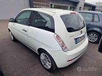 Usata Lancia Ypsilon 78 CV (57 kW) 2010 Bianco pastello Utilitaria