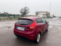 Usata Ford Fiesta Titanium 82 CV (60 kW) 2009 Rosso Utilitaria
