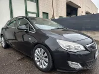Usata Opel Astra Cosmo 130 CV (95 kW) 2013 Nero Berlina