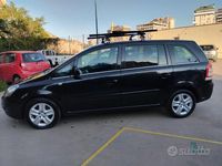Usata Opel Zafira 125 CV (91 kW) 2012 Nero Monovolume