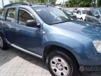 Usata Dacia Duster Lauréate 105 CV (77 kW) 2011 Gray SUV