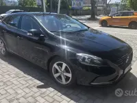 Usata Volvo V40 120 CV (88 kW) 2015 Nero Station wagon