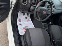 Usata Fiat Grande Punto Young 75 CV (55 kW) 2014 Bianco Utilitaria