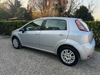 Usata Fiat Punto Lounge 69 CV (50 kW) 2014 Argento Berlina