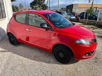 Usata Lancia Ypsilon Silver 69 CV (50 kW) 2022 Rosso Utilitaria