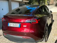 Usata Tesla Model Y Long Range AWD 189 kW (258 CV) 2023 Rosso SUV