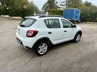 Usata Dacia Sandero Stepway 90 CV (66 kW) 2015 Bianco Berlina