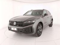 Usata VW Touareg R-line 231 CV (169 kW) 2024 Silicon grey metallizzato SUV