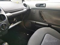 Usata VW Beetle 101 CV (74 kW) 2002 Grigio Berlina
