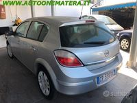 Usata Opel Astra Club 101 CV (74 kW) 2004 Argento Station wagon