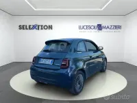 Usata Fiat 500 65 CV (47 kW) 2025 Bluazzurro Berlina