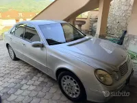 Usata Mercedes E220 143 CV (105 kW) 2005 Grigio Berlina