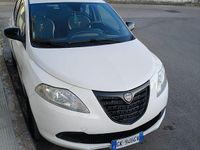 Usata Lancia Ypsilon 69 CV (50 kW) 2015 Bianco Utilitaria