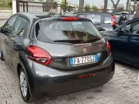 Usata Peugeot 208 Active 82 CV (60 kW) 2015 Grigio Utilitaria