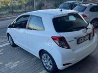Usata Toyota Yaris 69 CV (50 kW) 2012 Bianco Berlina