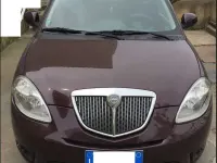 Usata Lancia Ypsilon 75 CV (55 kW) 2011 Marrone Utilitaria