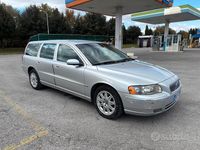 Usata Volvo V70 140 CV (102 kW) 2004 Grigio Station wagon