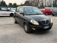 Usado Lancia Ypsilon 69 HP (50 kW) 2006 Preto Citadino