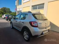 Usata Dacia Sandero Stepway 90 CV (66 kW) 2016 Grigio Berlina
