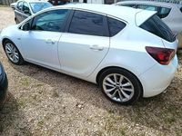 Usata Opel Astra Cosmo 140 CV (102 kW) 2010 Bianco Berlina