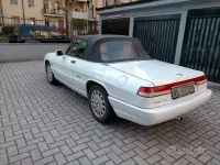 Usata Alfa Romeo Spider 122 CV (89 kW) 1990 Bianco Cabrio