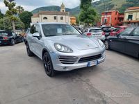 Usata Porsche Cayenne 240 CV (176 kW) 2011 Grigio SUV