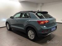 Usata VW T-Roc Life 116 CV (85 kW) 2025 Blu SUV