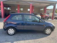 Usata Ford Fiesta Ghia 68 CV (50 kW) 2004 Blu Berlina