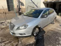 Usata Lancia Delta Gold 105 CV (77 kW) 2013 Argento Utilitaria