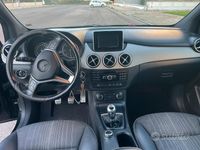 Usata Mercedes B180 109 CV (80 kW) 2013 Nero Monovolume