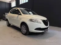 Usata Lancia Ypsilon 80 CV (58 kW) 2015 Bianco Utilitaria