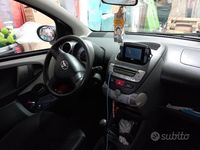 Usata Toyota Aygo Connect Style 68 CV (50 kW) 2011 Bianco Utilitaria