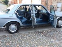 Usata Mercedes 200 1981 Blu Berlina