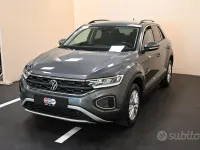 Usata VW T-Roc Life 110 CV (80 kW) 2023 Grigio SUV