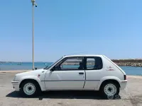 Usata Peugeot 205 101 CV (74 kW) 1990 Bianco Berlina