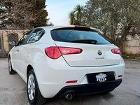 Usata Alfa Romeo Giulietta Business 105 CV (77 kW) 2013 Bianco Berlina