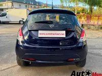 Usado Lancia Ypsilon Gold 69 HP (50 kW) 2016 Azul Citadino