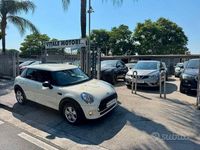 Usata Mini Cooper 75 CV (55 kW) 2017 Beige Utilitaria